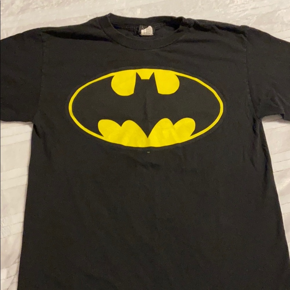 Batman logo graphic tee